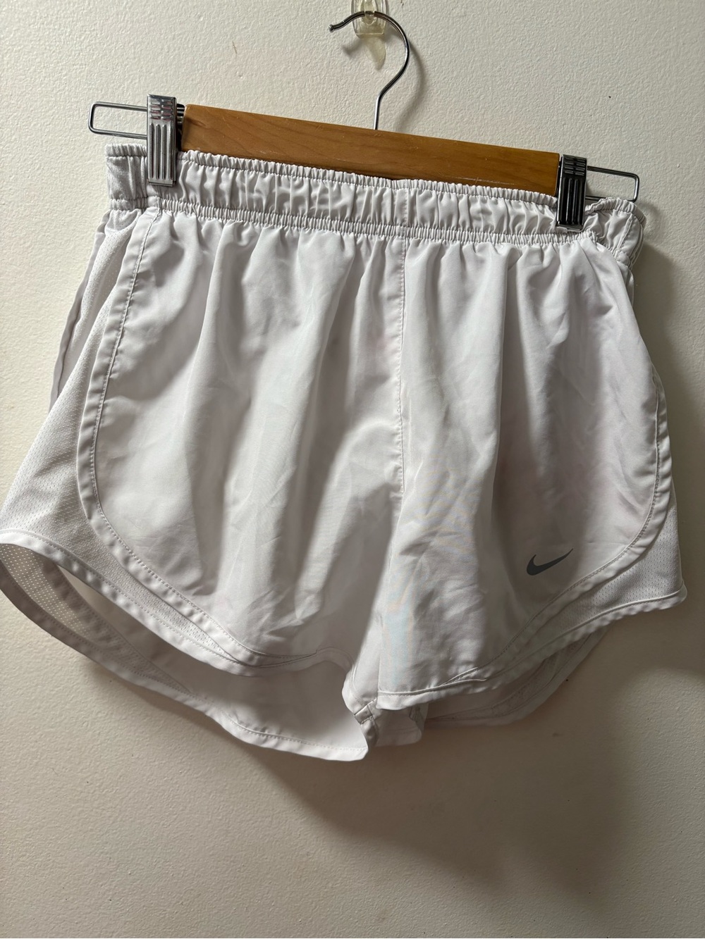 Nike Women’s White Athletic Running Shorts size small